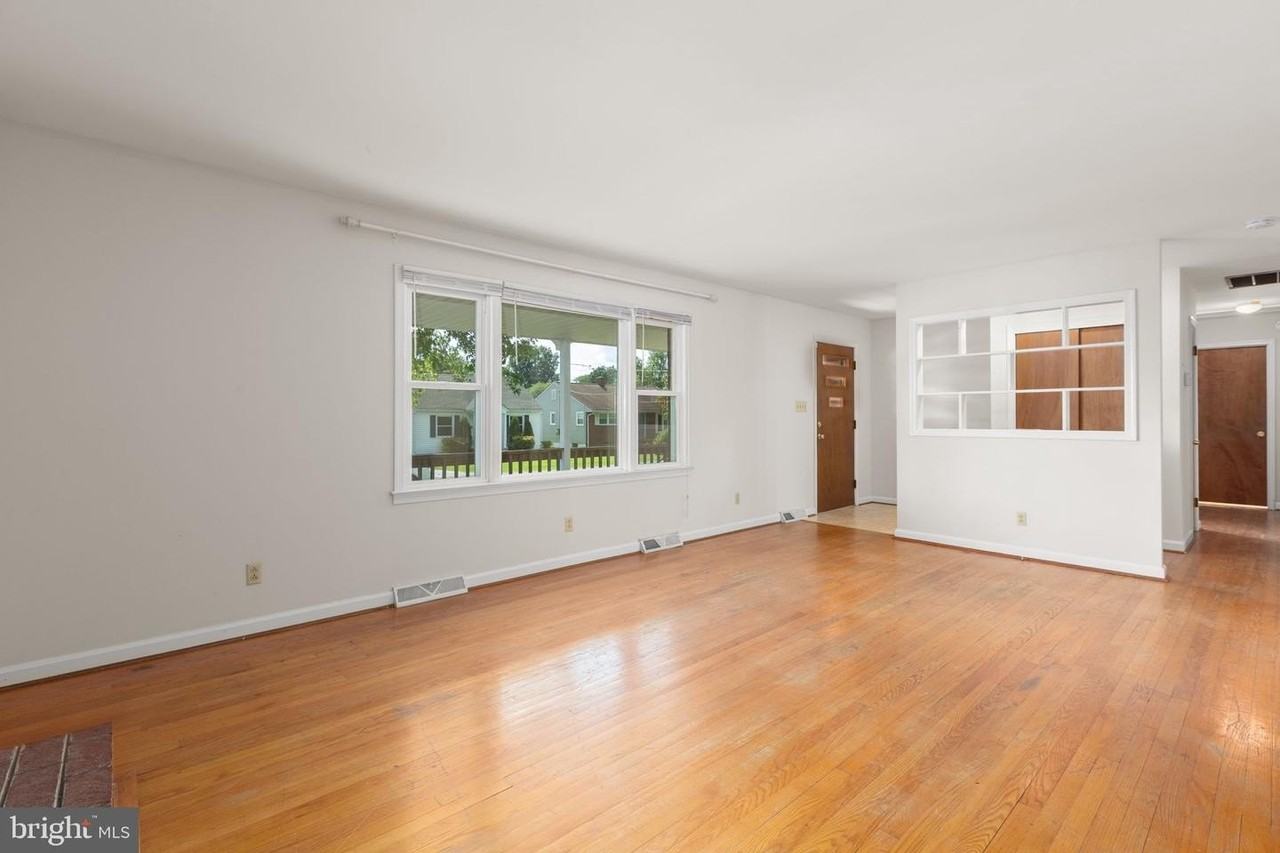125 Hillcrest Dr - Photo 2 of 45