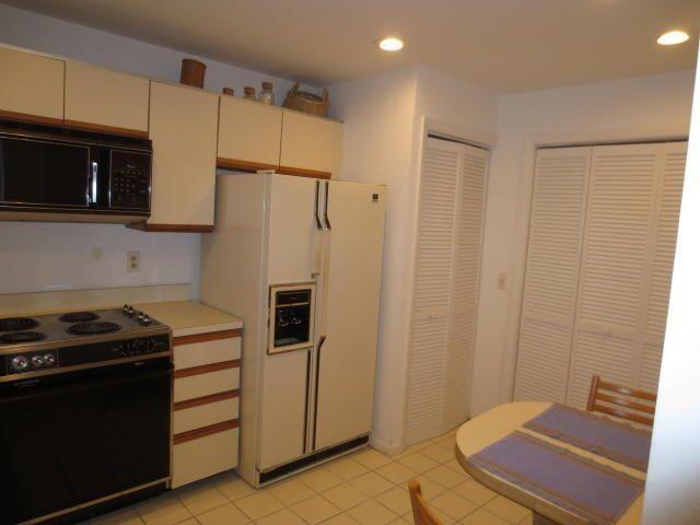 7535 La Paz Blvd #307 - Photo 2 of 8