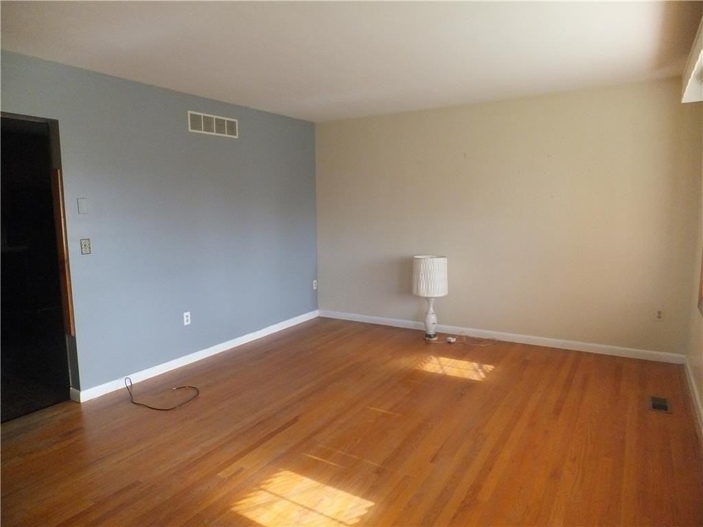 3021 Rosewood Ct - Photo 2 of 33