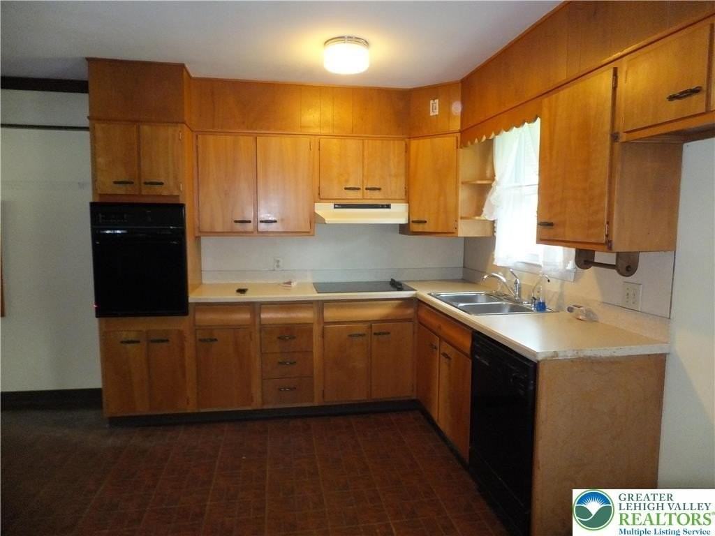 3021 Rosewood Ct - Photo 4 of 33