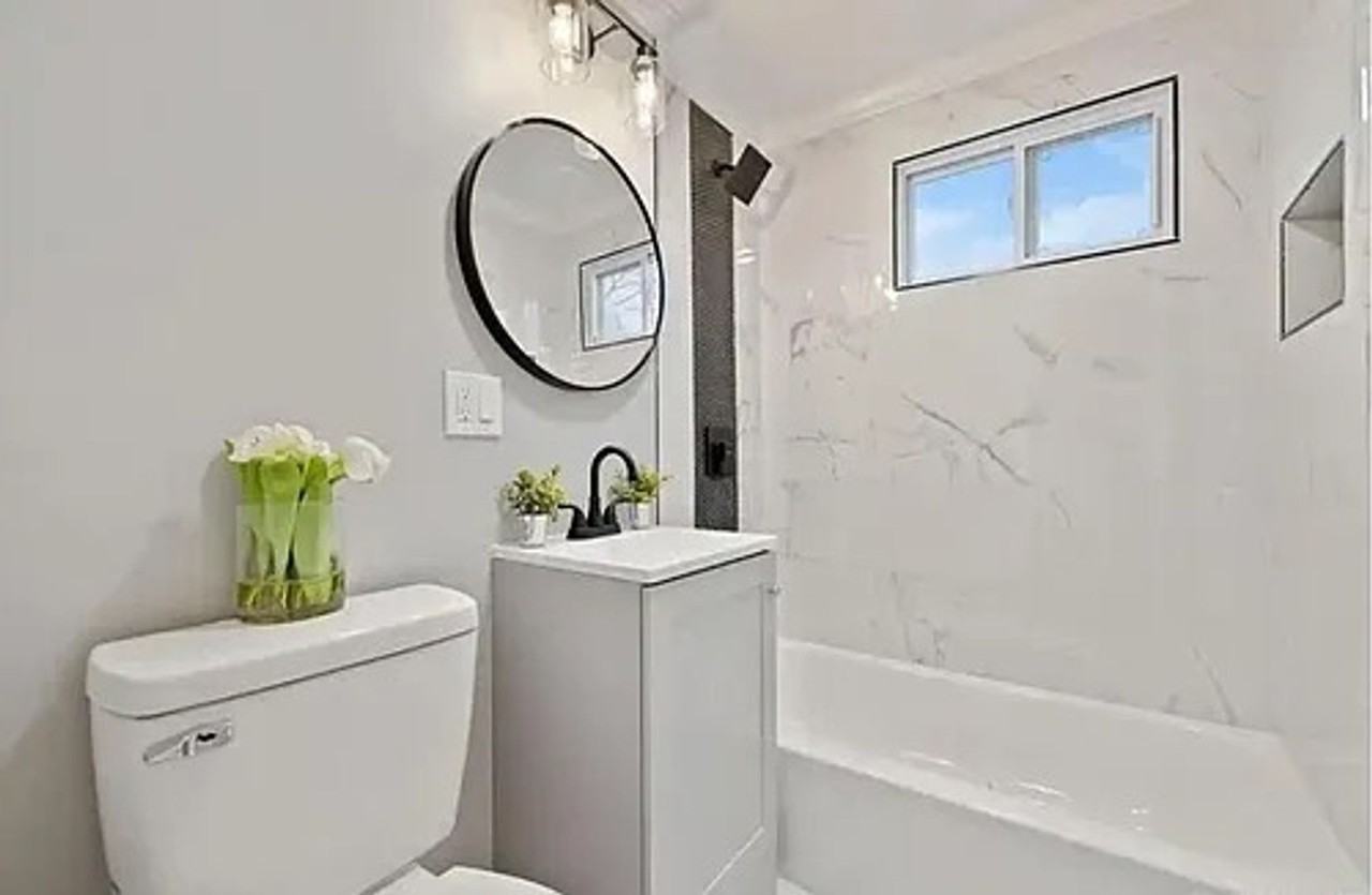 212 Greene St - Photo 4 of 8
