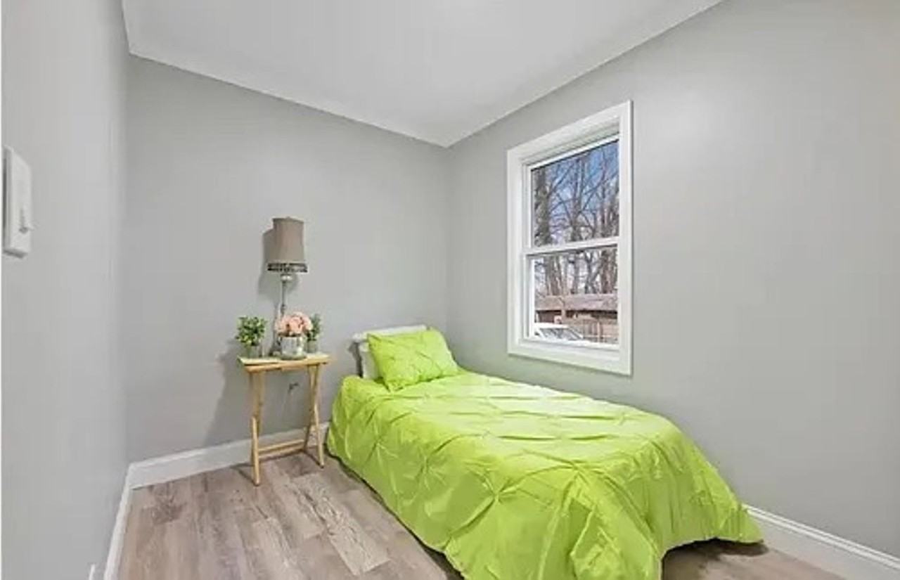 212 Greene St - Photo 7 of 8