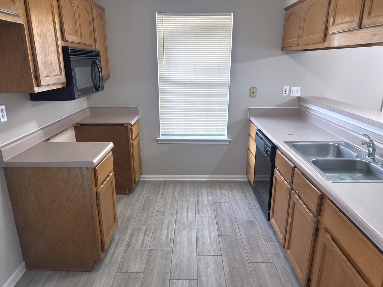 6982 Lagrange Hill Rd - Photo 6 of 15