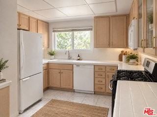 10933 Wellworth Ave #1C - Photo 5 of 5