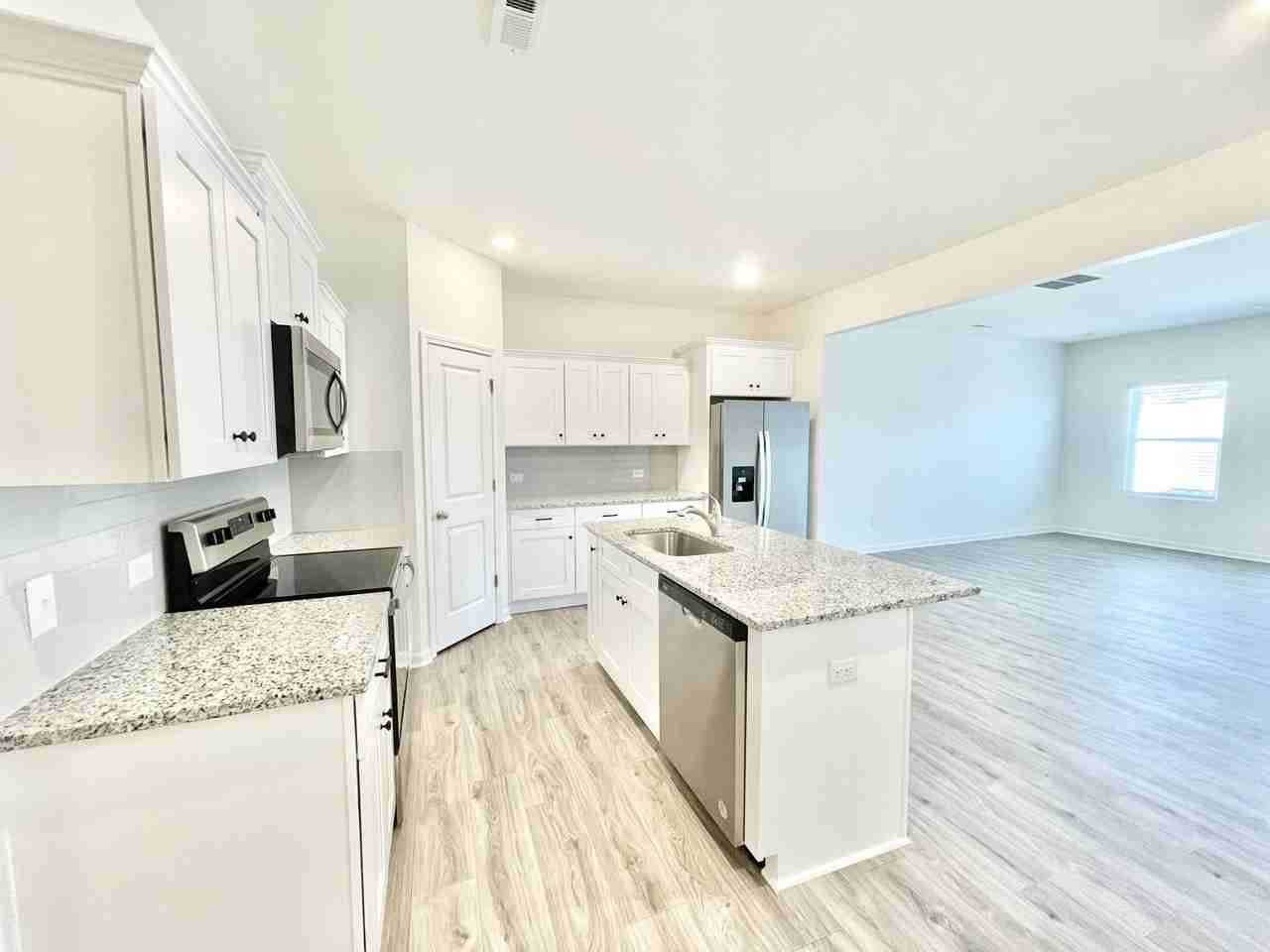1350 Eagle Claw Dr - Photo 2 of 22
