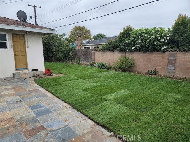 2640 E Coolidge Ave - Photo 2 of 8