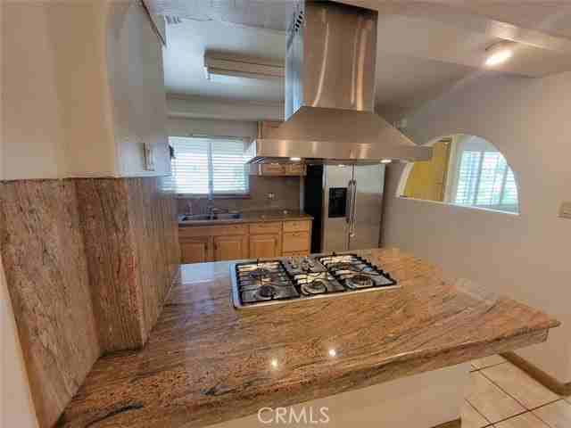 2640 E Coolidge Ave - Photo 4 of 8