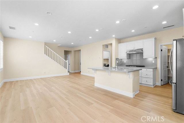 31 Brisbane Ct - Photo 2 of 8