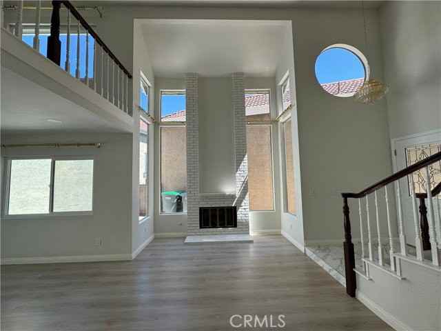 8 Carmel Ct - Photo 4 of 8