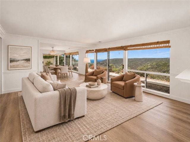 1545 Skyline Dr - Photo 3 of 8