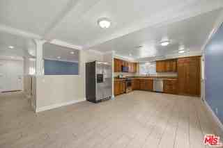 525 S Cardiff St - Photo 4 of 8