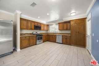 525 S Cardiff St - Photo 5 of 8