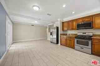 525 S Cardiff St - Photo 7 of 8