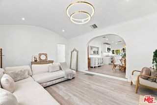 2312 28th St - Photo 5 of 8
