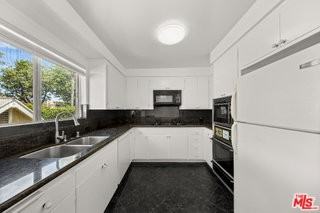 1010 21st St #1 - Photo 7 of 8