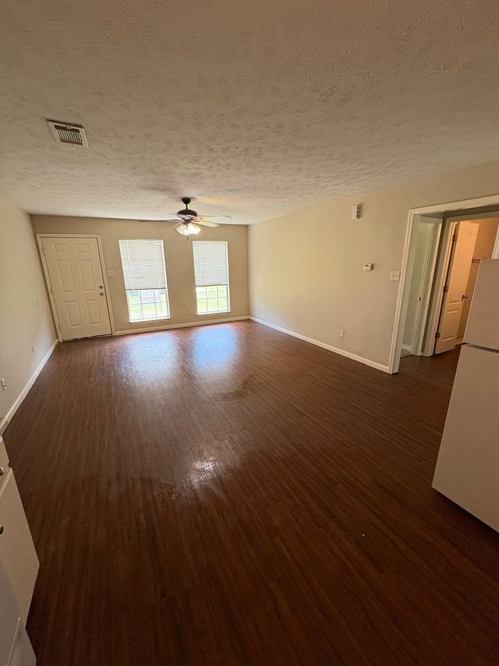 24 24 1-5 Oddie Ln. - Photo 3 of 11
