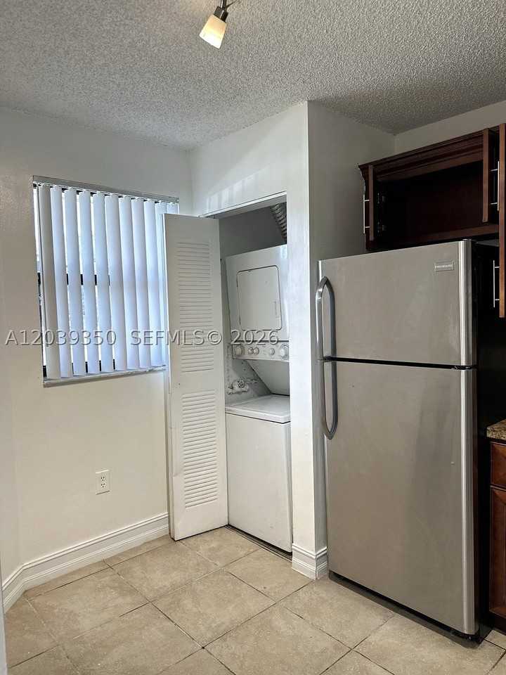 9953 Nob Hill Pl #9953 - Photo 7 of 11