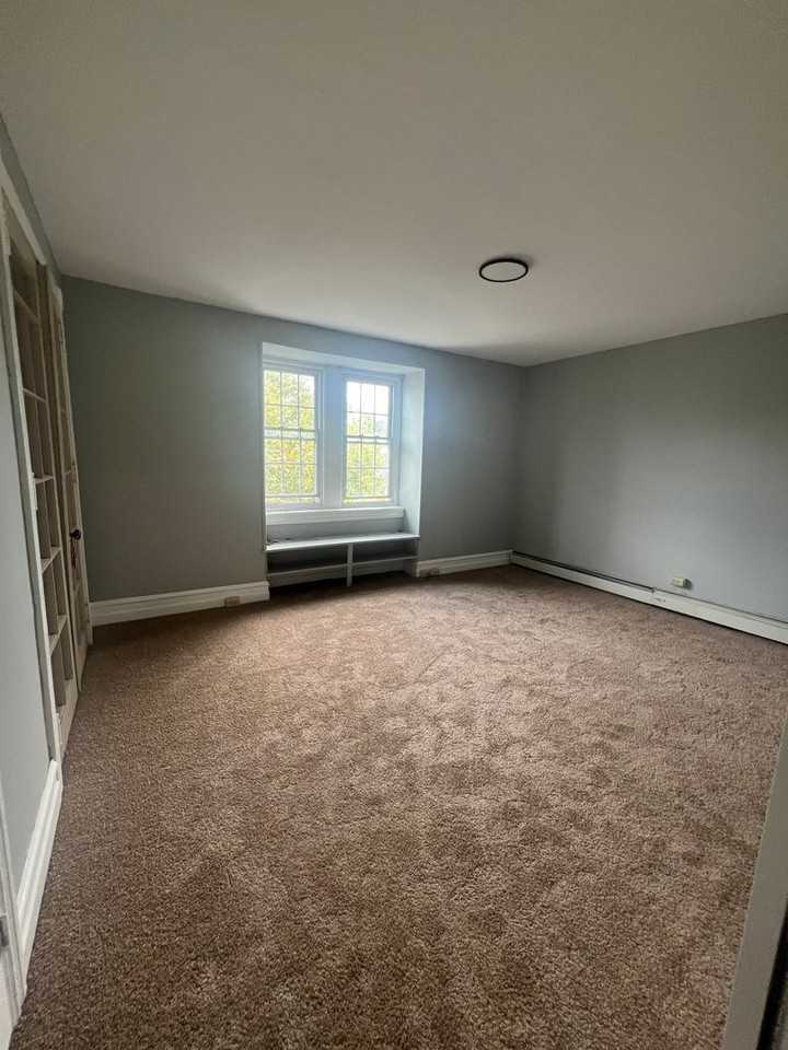 342 N 9th St - Photo 5 of 7