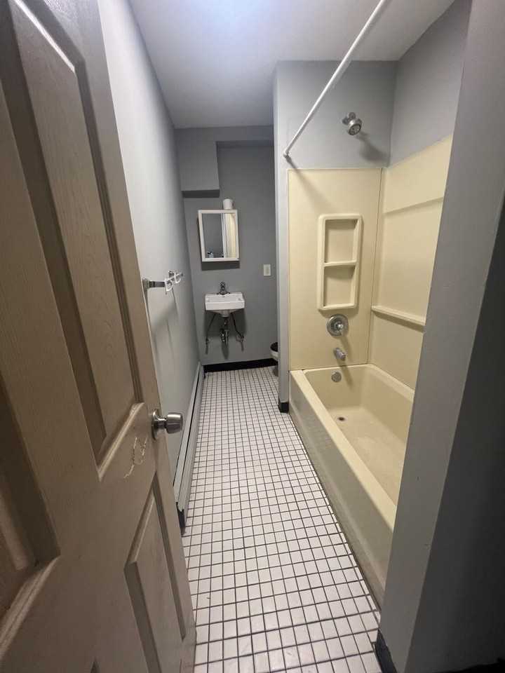 342 N 9th St - Photo 7 of 7