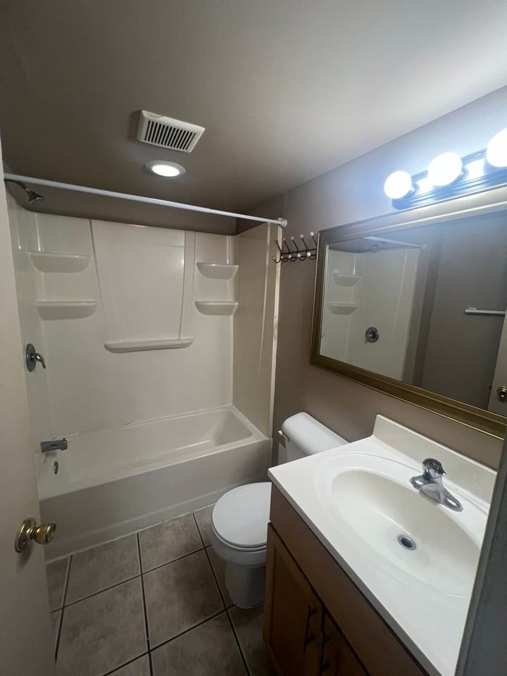 348 N 9th St - Photo 6 of 6