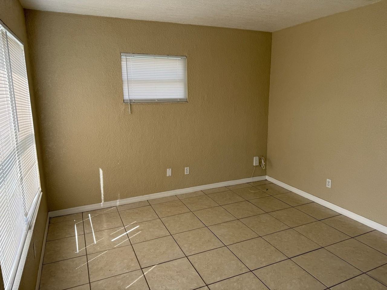 10205 N 28th St - Photo 2 of 11
