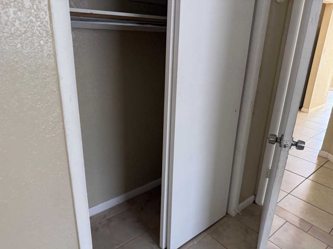 10205 N 28th St - Photo 6 of 11