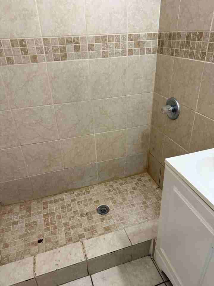 10205 N 28th St - Photo 7 of 11