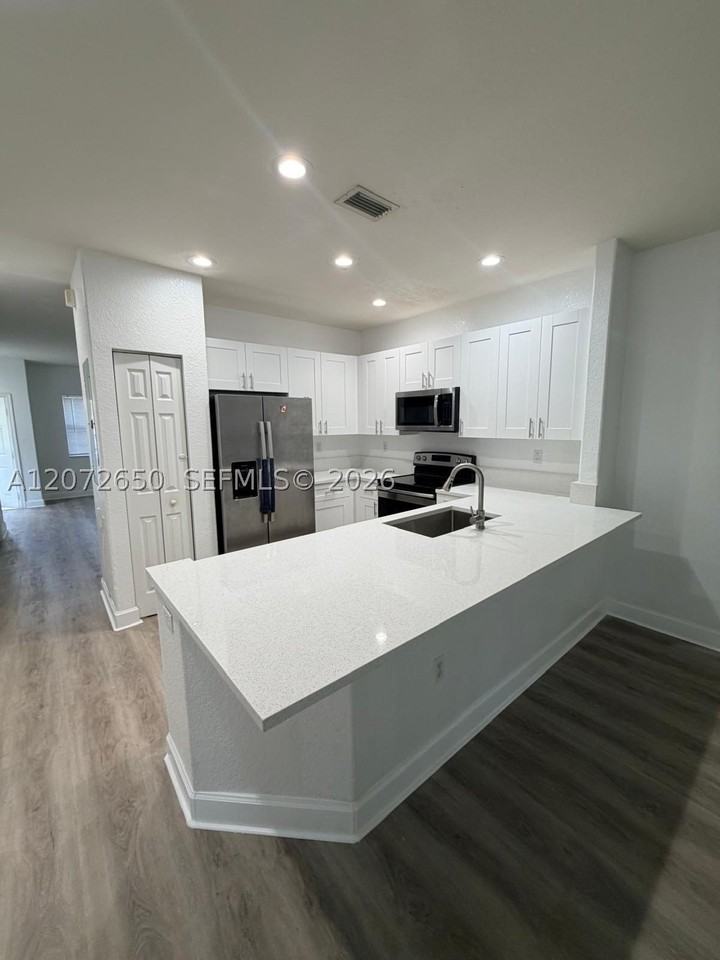 8366 Sw 29th St #106 - Photo 7 of 22