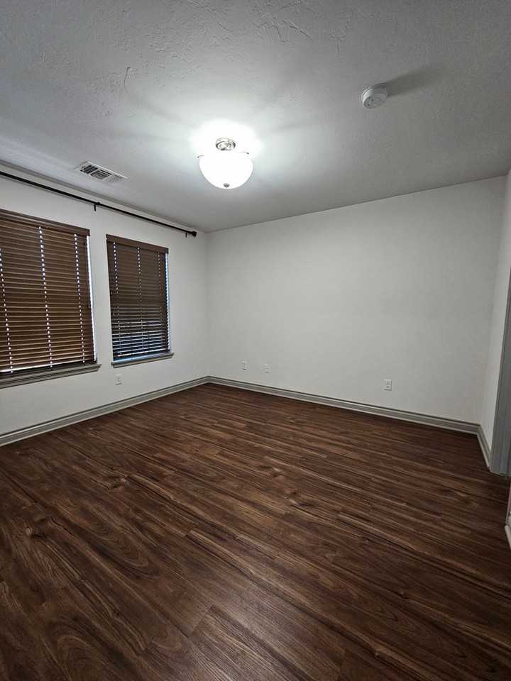 2921 Lerkim Ln - Photo 6 of 17