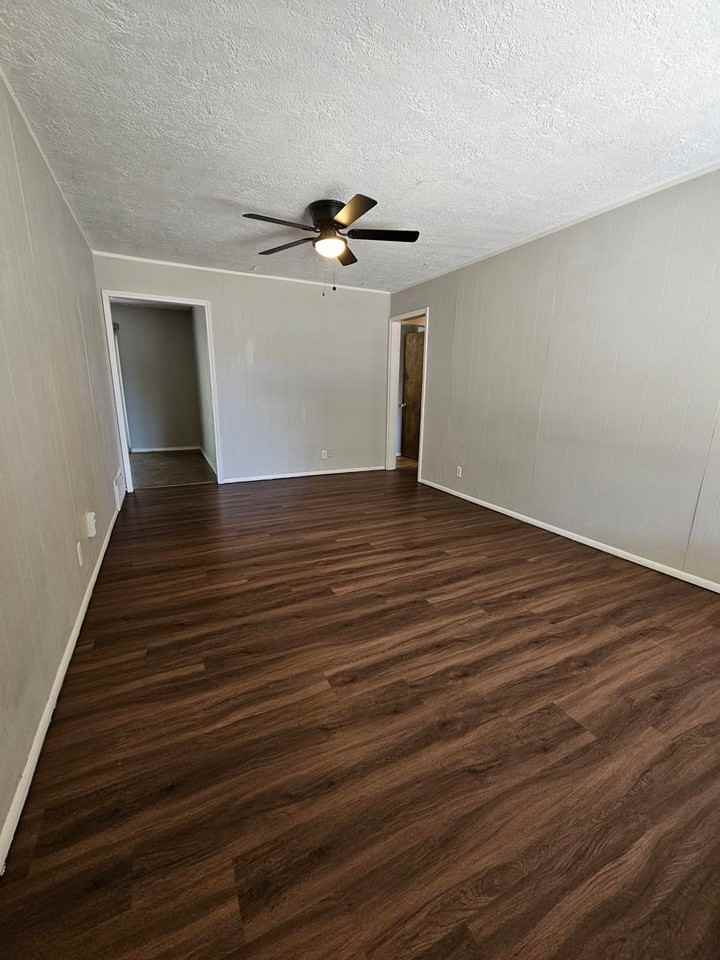 1313 E Brooks St - Photo 3 of 13