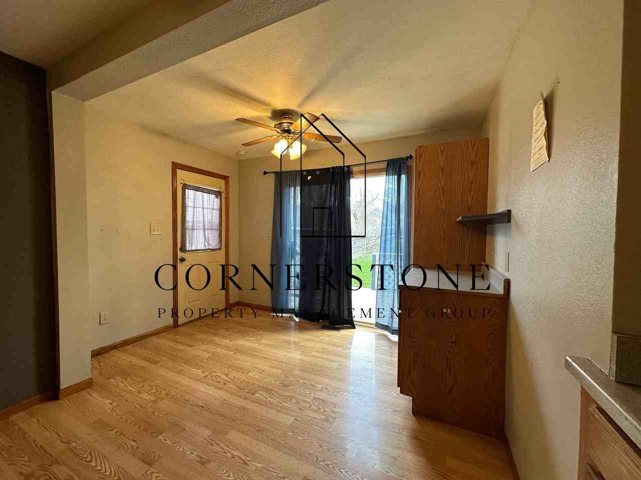 817 S 16th St - Photo 4 of 7