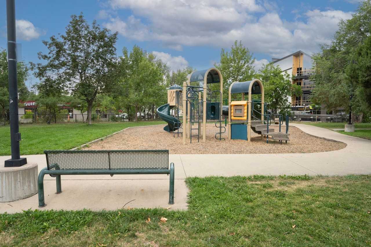 2301 Pearl Street - Photo 6 of 10
