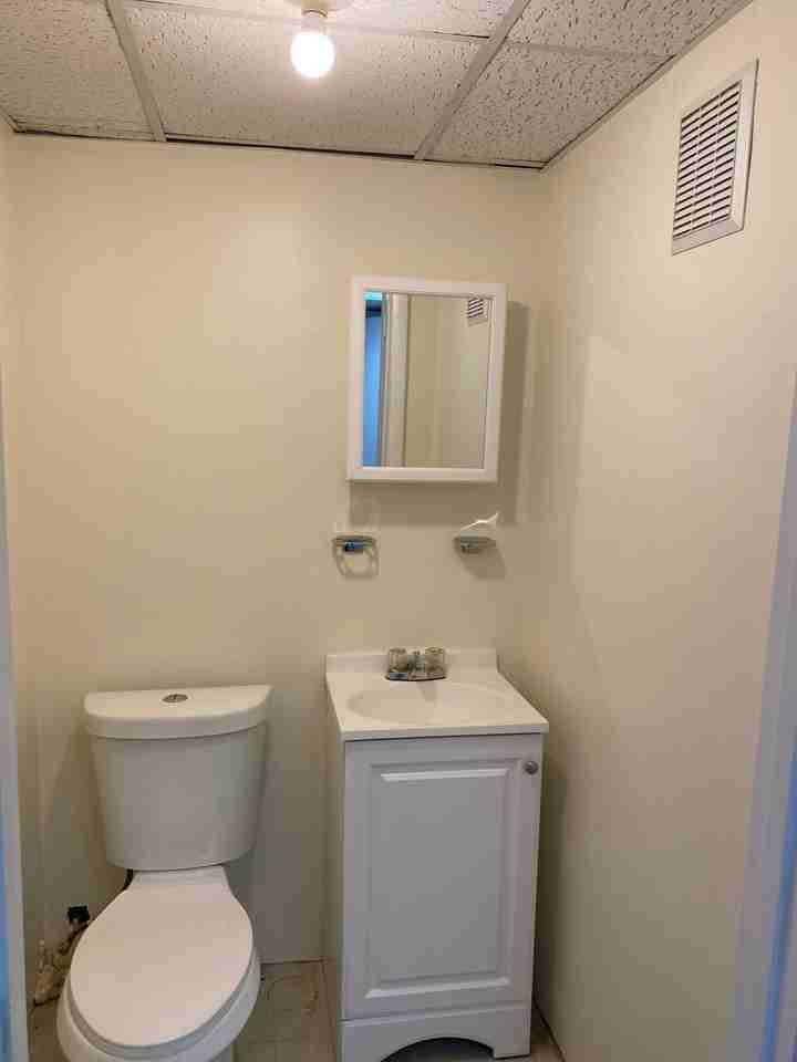 916 N Lakewood Ave - Photo 2 of 16
