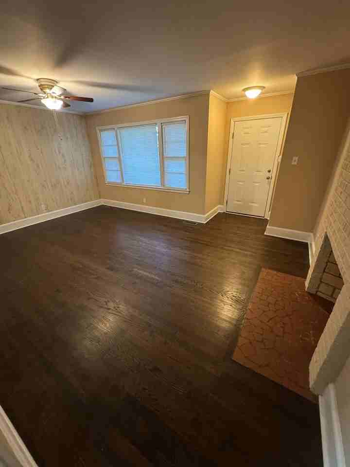 1042 Westover Cir - Photo 4 of 19