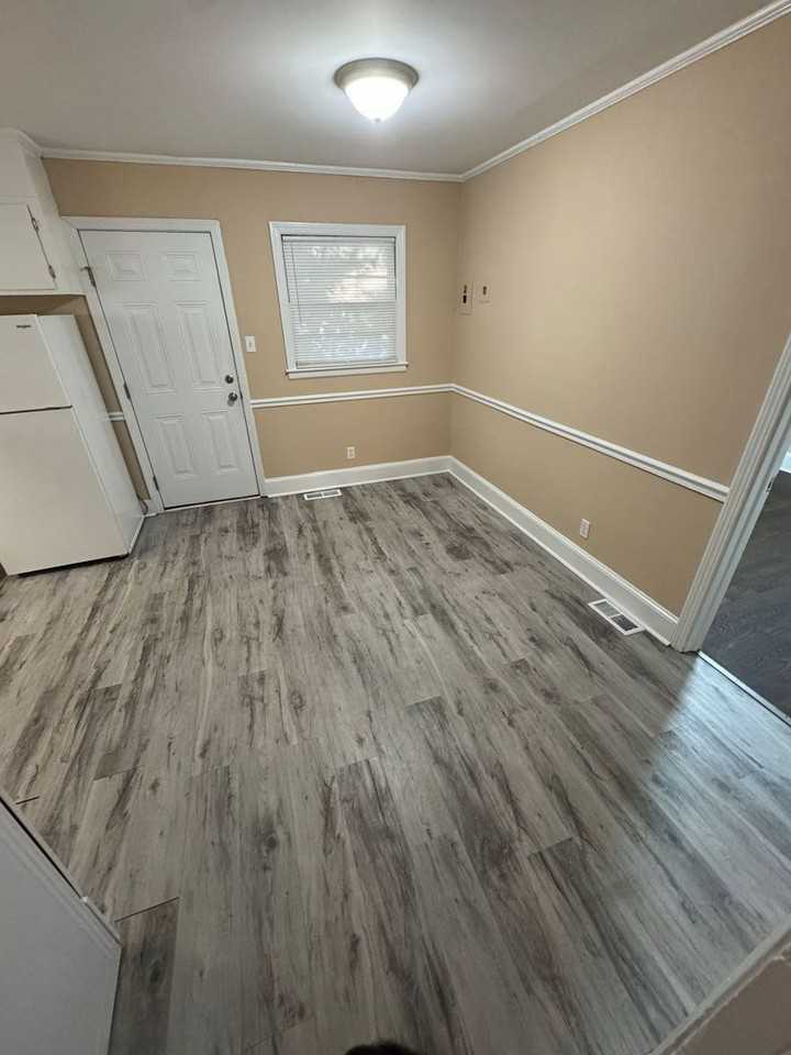 1042 Westover Cir - Photo 7 of 19