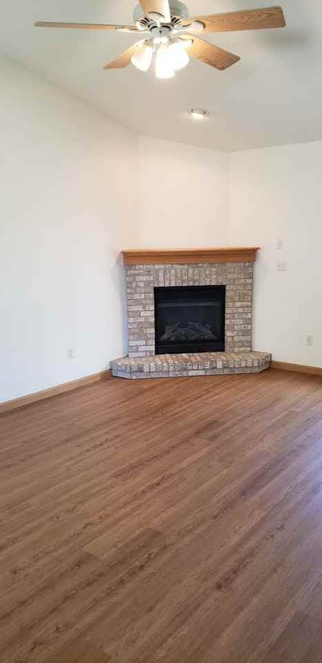 2655 Wisconsin St - Photo 4 of 16