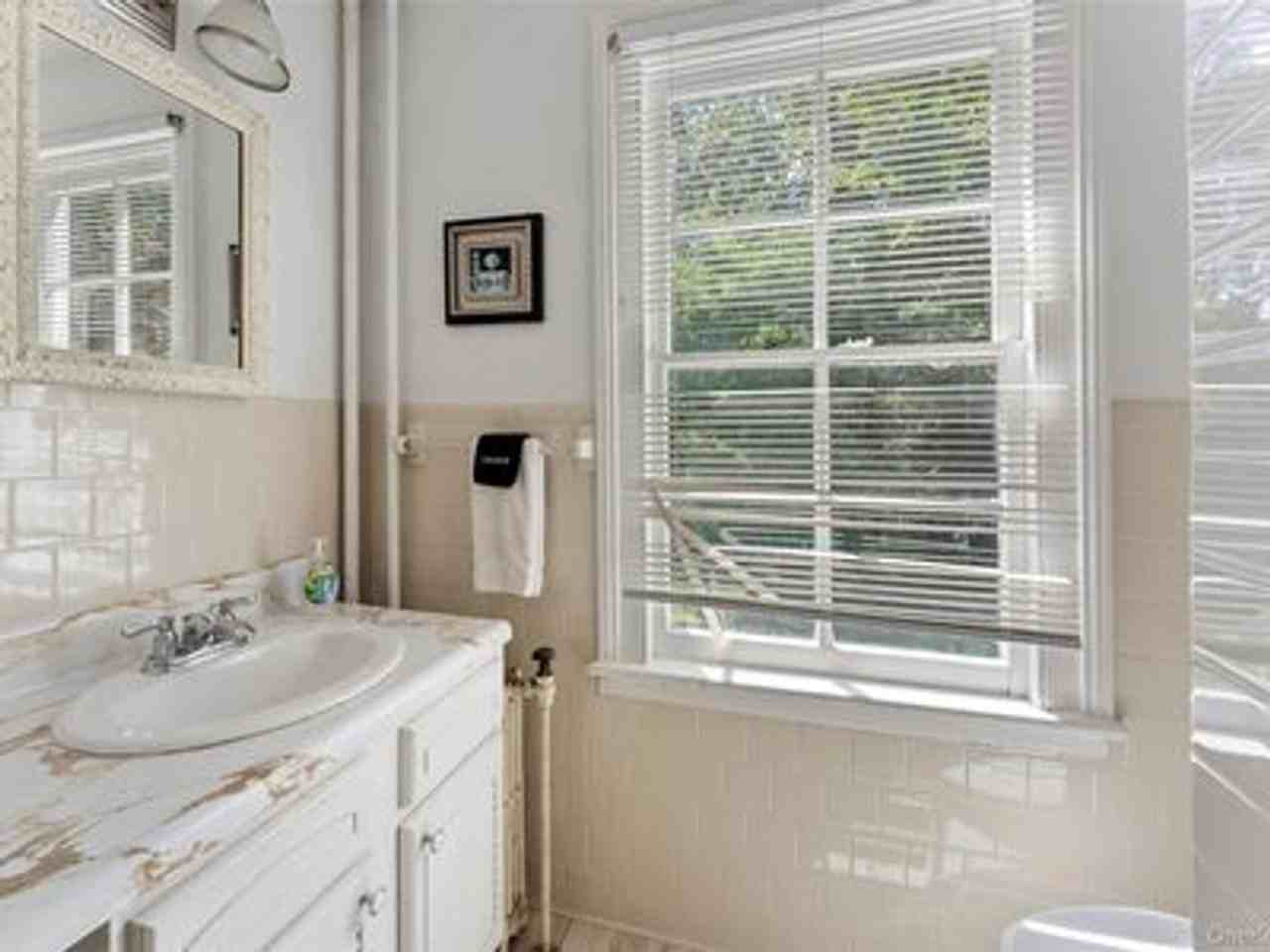 5 Trinity Pl - Photo 3 of 50