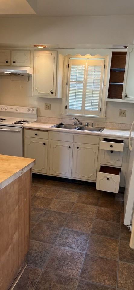 114 E 19th St - Photo 5 of 12