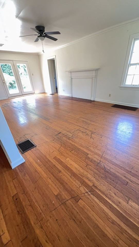 114 E 19th St - Photo 6 of 12