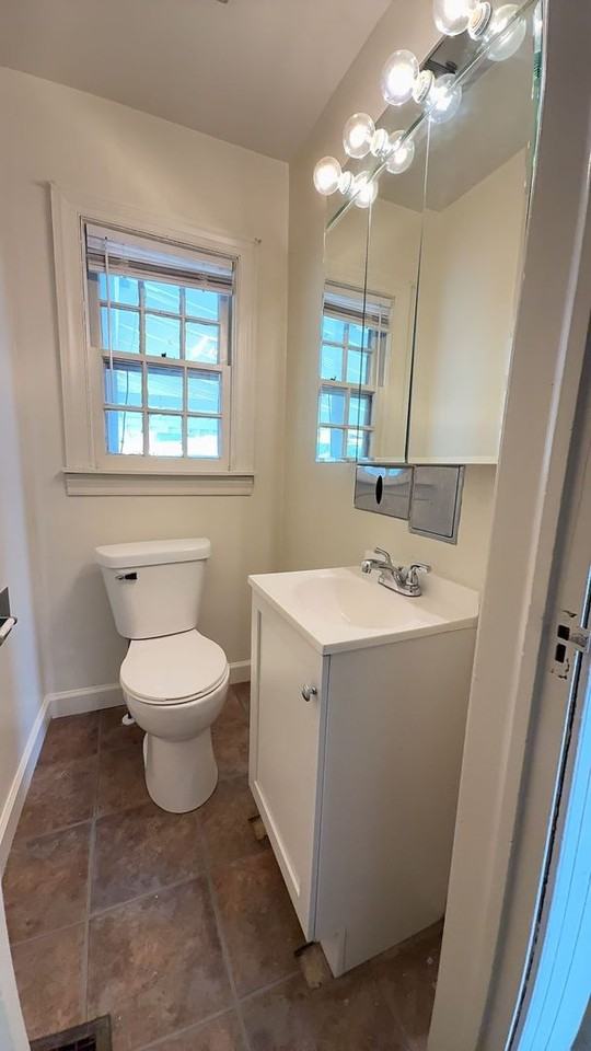 114 E 19th St - Photo 7 of 12
