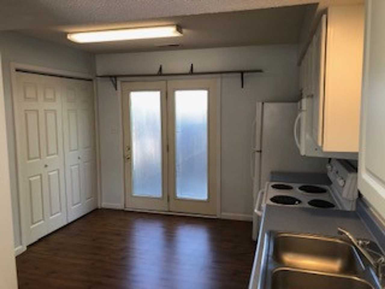 3354 S Oaklawn Cir ##S - Photo 6 of 16