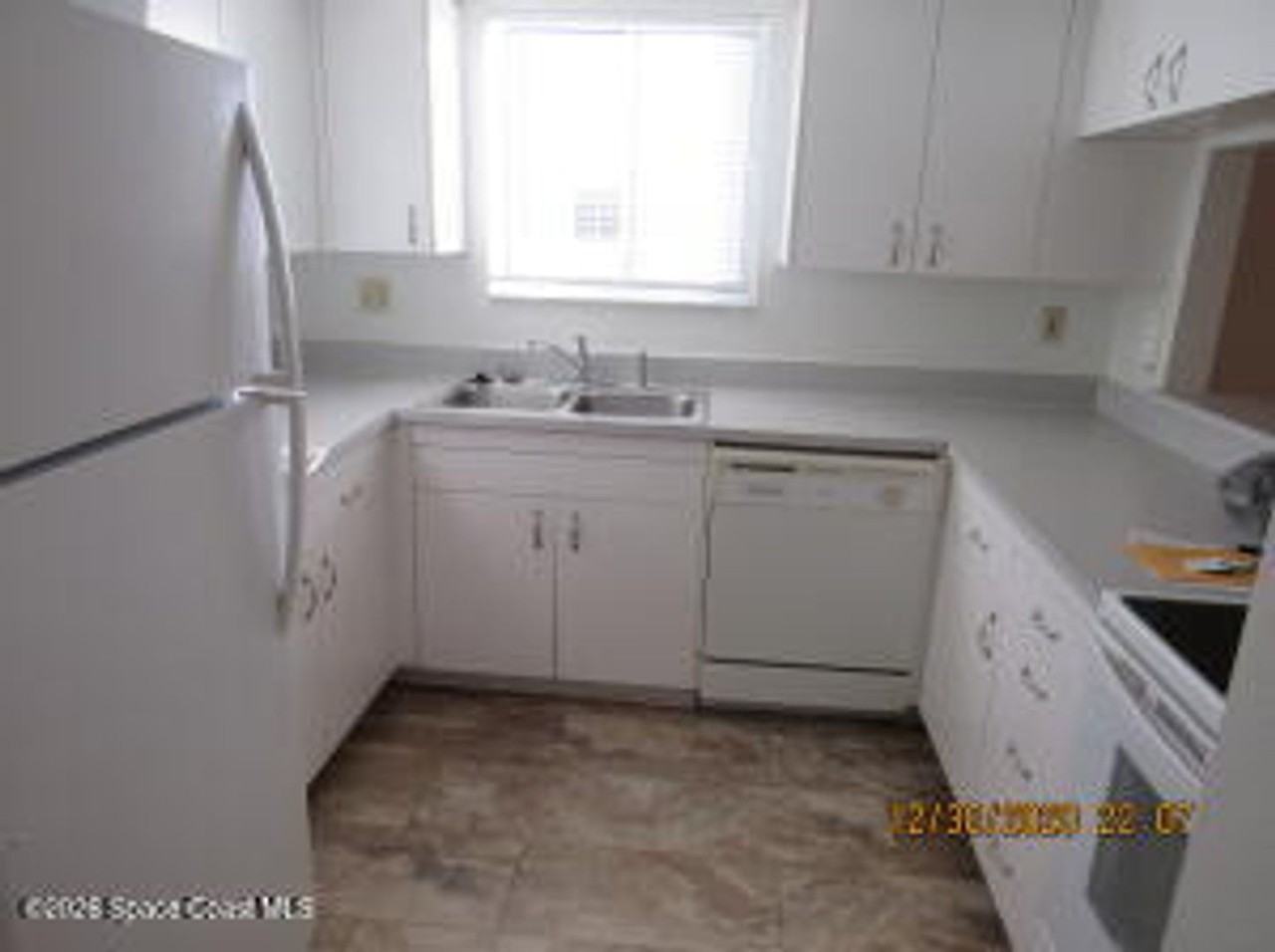 151 Plover Ln - Photo 3 of 21