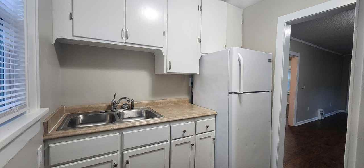3840 Oxford St - Photo 2 of 15