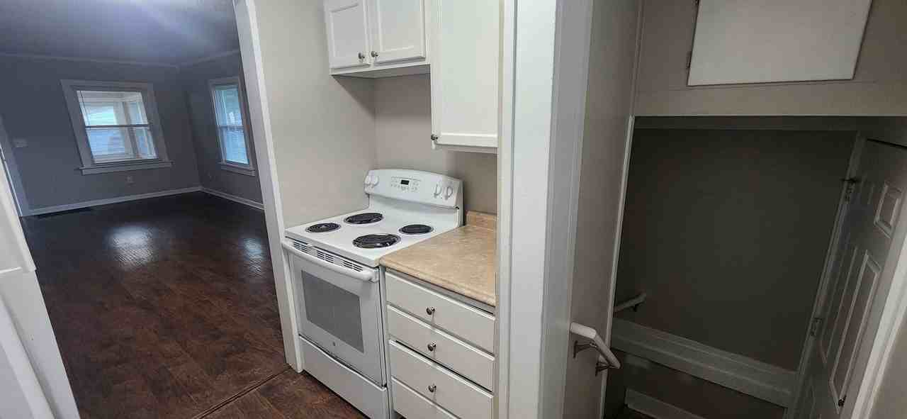 3840 Oxford St - Photo 3 of 15