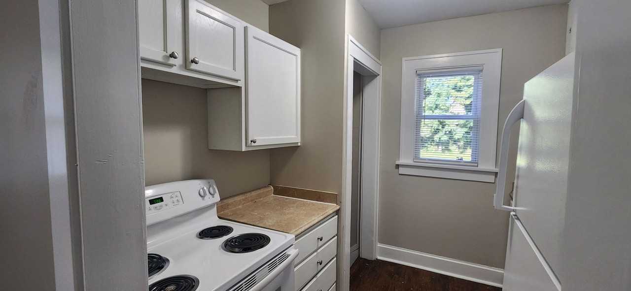 3840 Oxford St - Photo 4 of 15