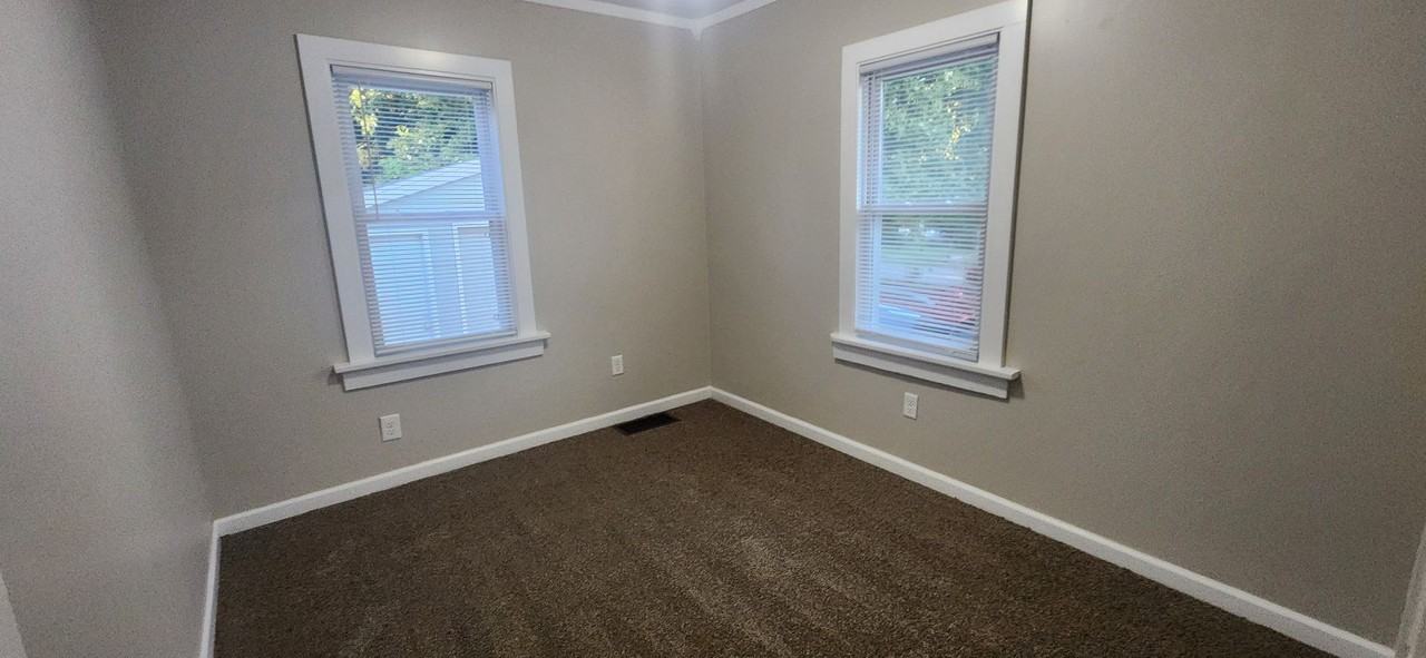 3840 Oxford St - Photo 7 of 15