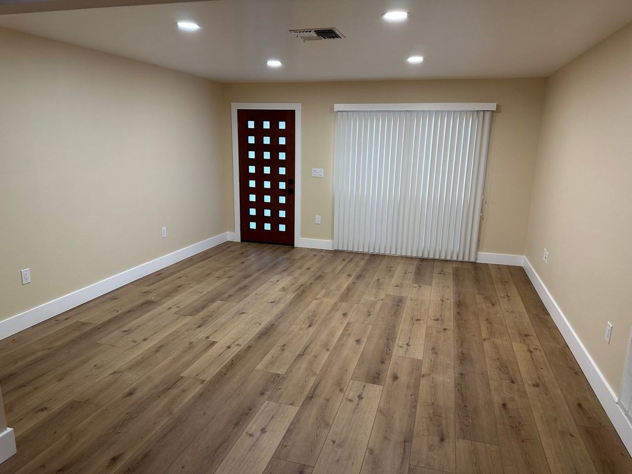 4577 Goldcoast Ave - Photo 3 of 19