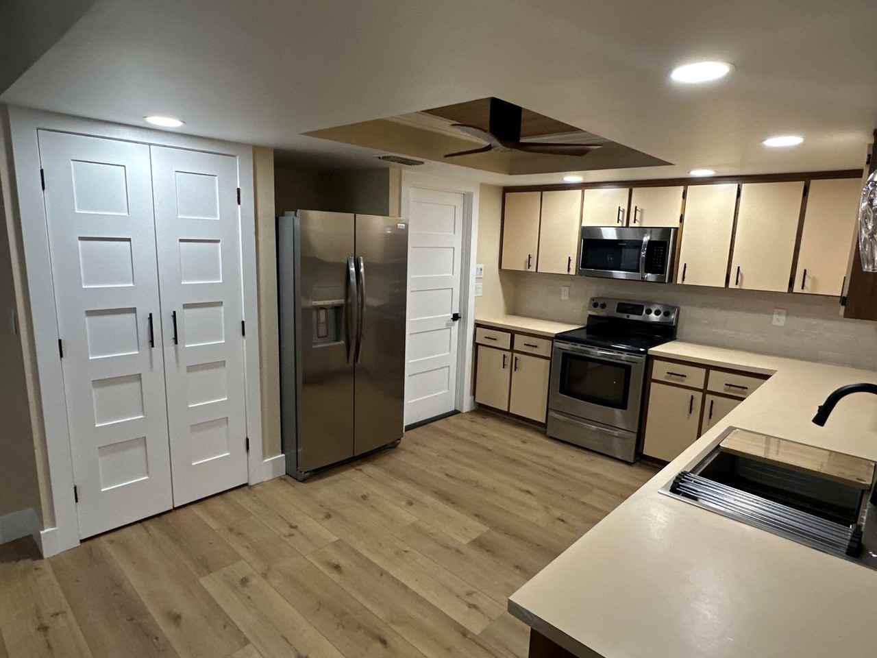 4577 Goldcoast Ave - Photo 5 of 19