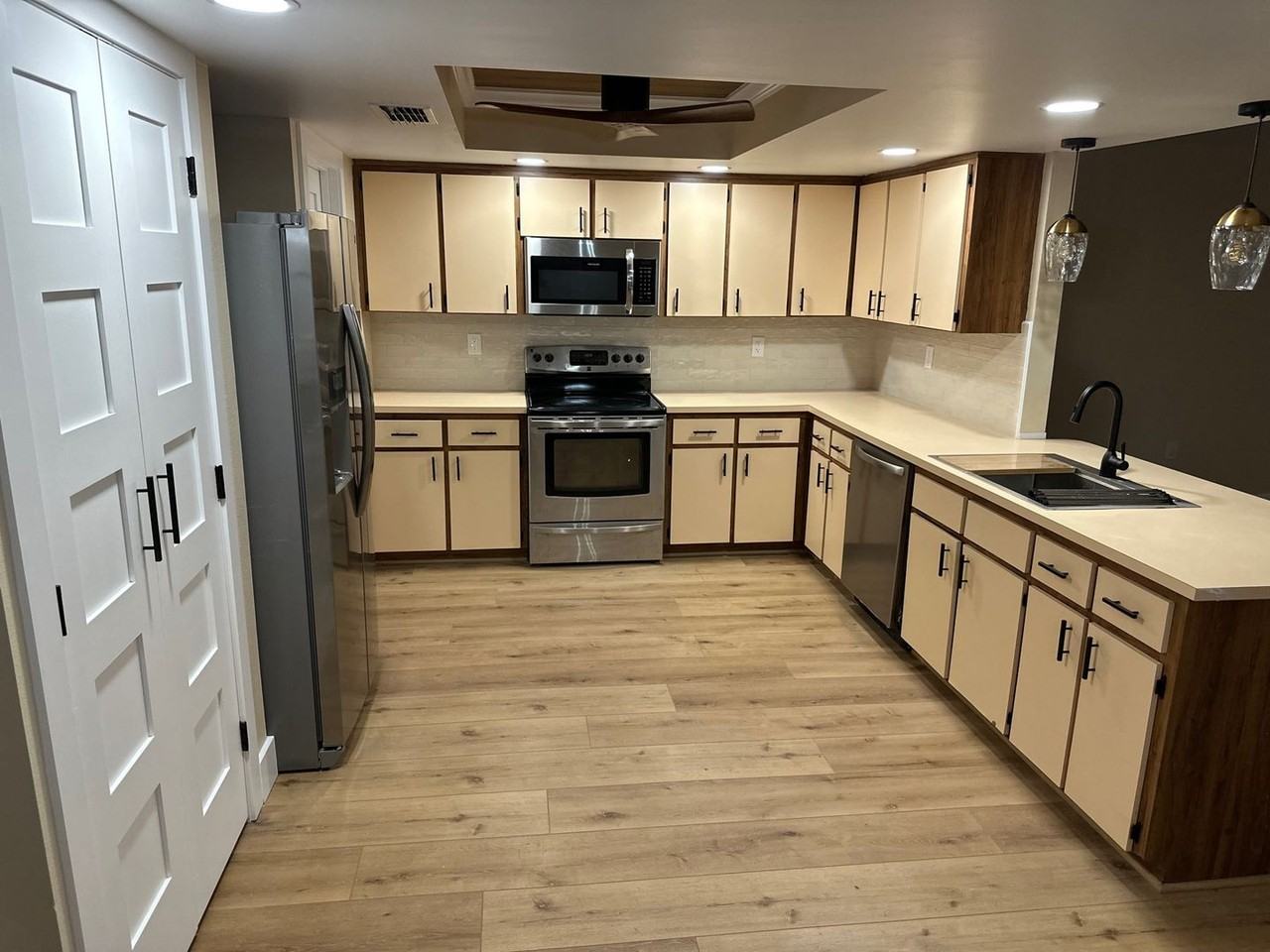 4577 Goldcoast Ave - Photo 6 of 19