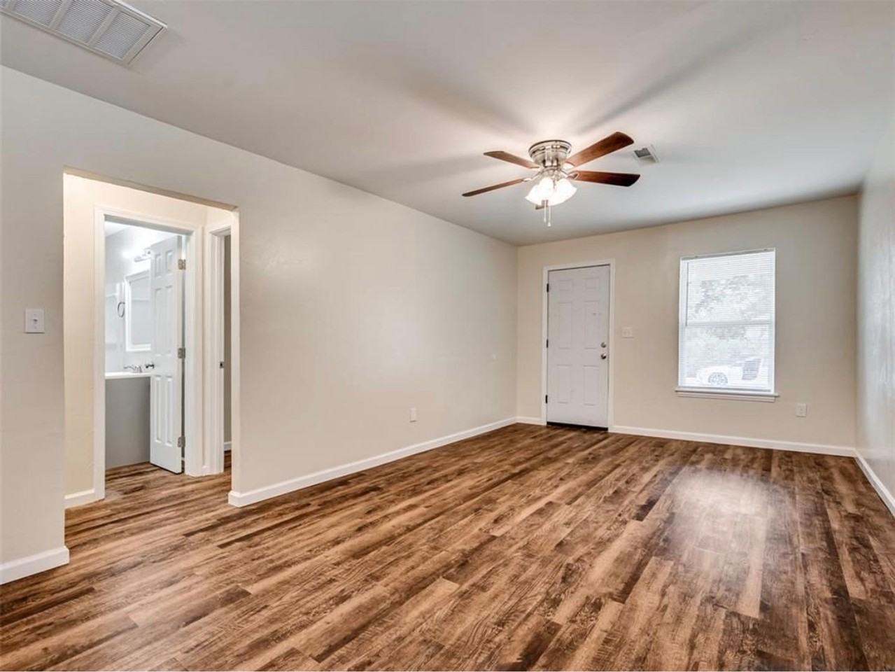 1823 N Louisa Ave - Photo 4 of 15